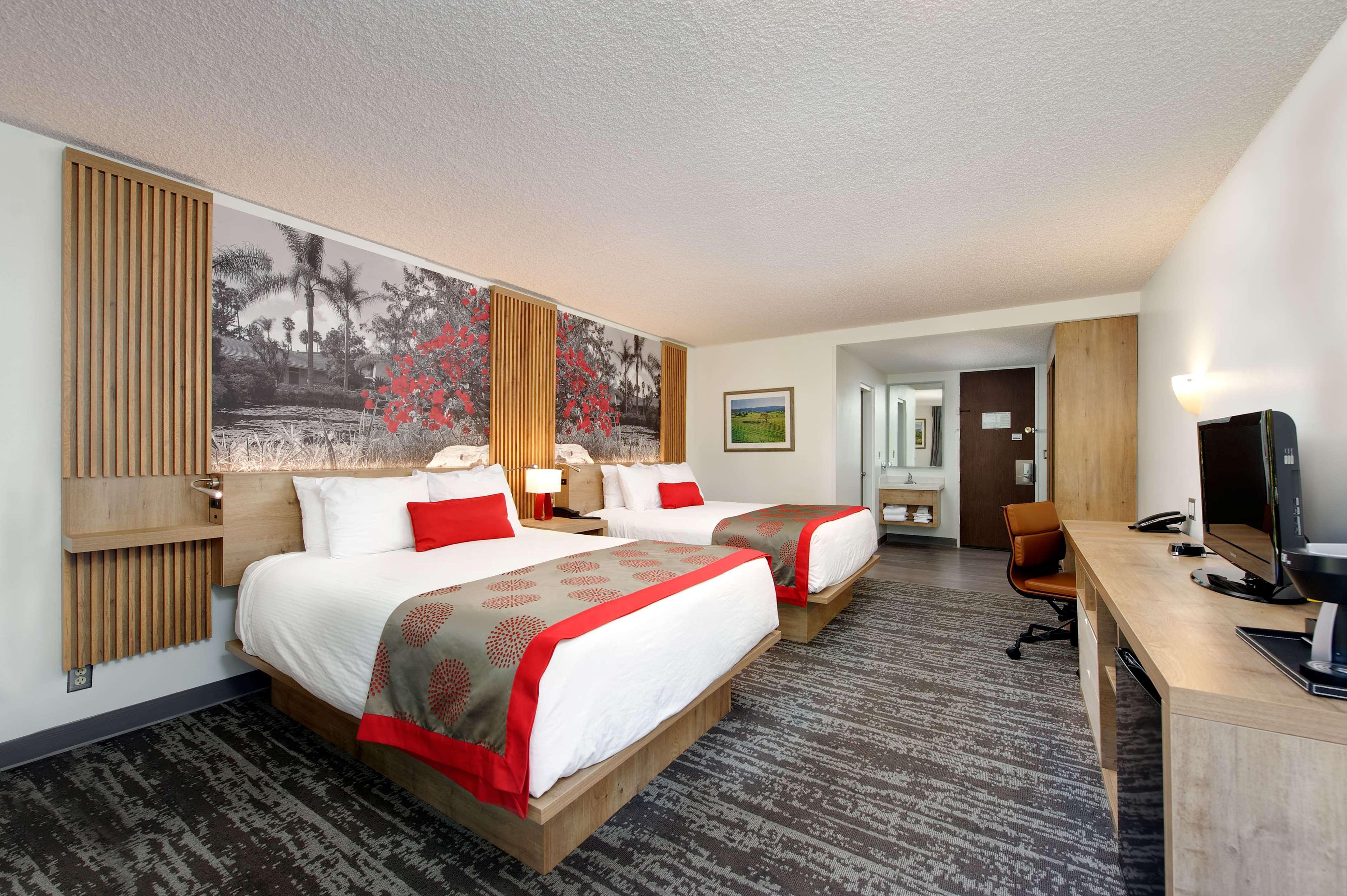 Ramada By Wyndham Santa Barbara Hotel Goleta Buitenkant foto