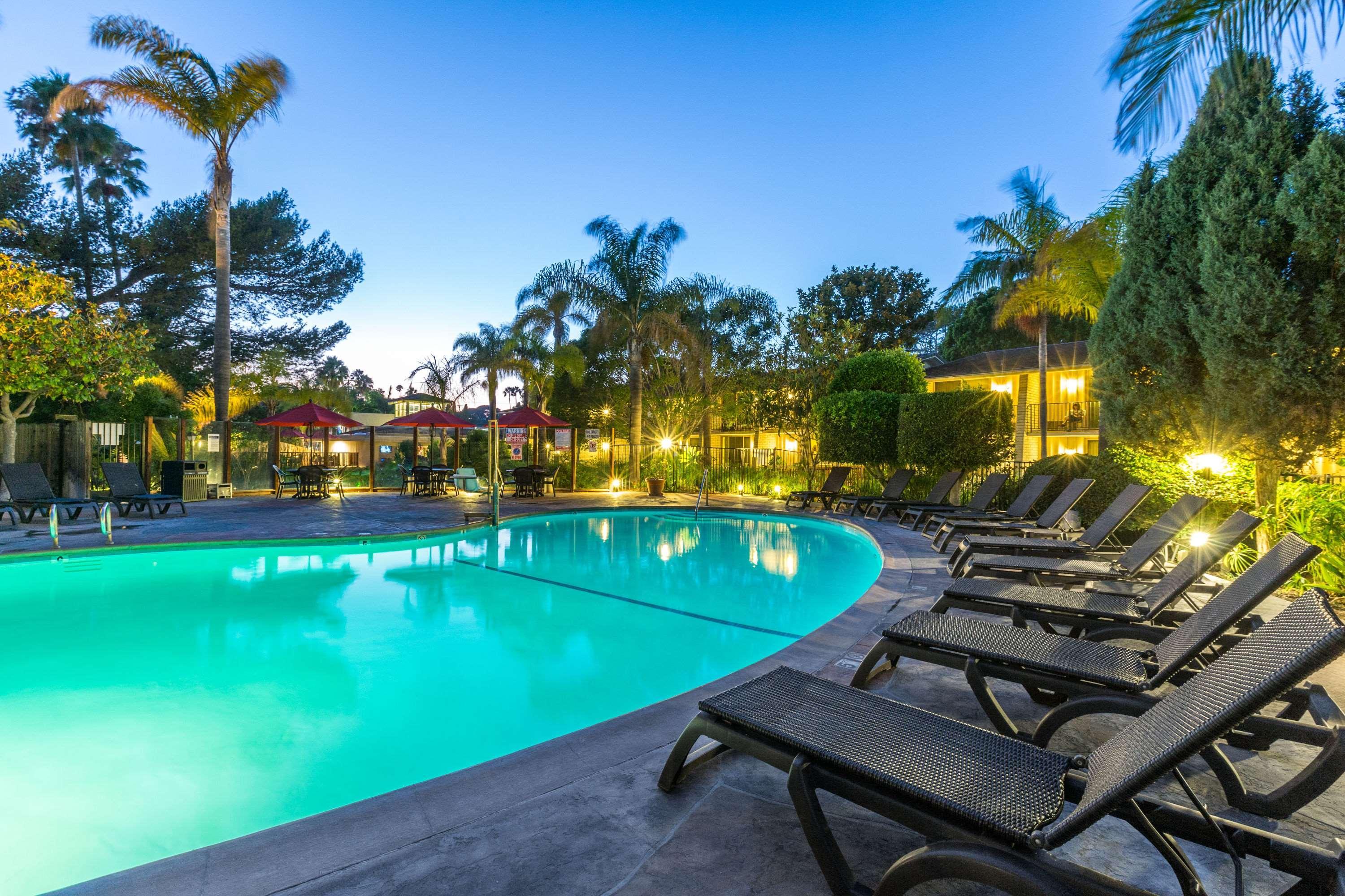 Ramada By Wyndham Santa Barbara Hotel Goleta Buitenkant foto