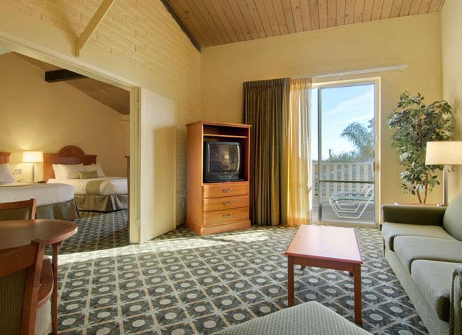 Ramada By Wyndham Santa Barbara Hotel Goleta Kamer foto