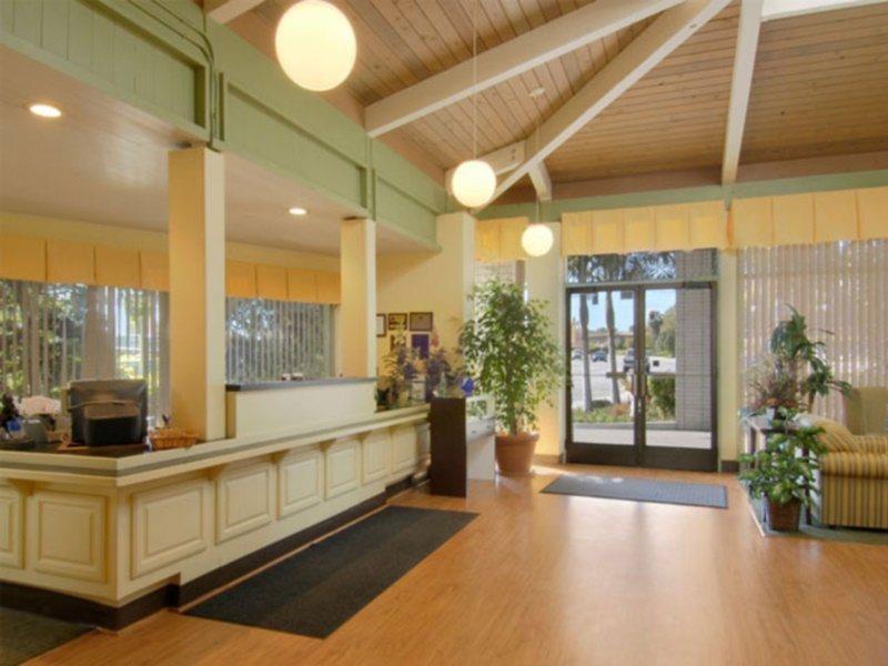 Ramada By Wyndham Santa Barbara Hotel Goleta Buitenkant foto