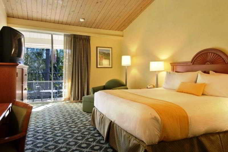 Ramada By Wyndham Santa Barbara Hotel Goleta Buitenkant foto