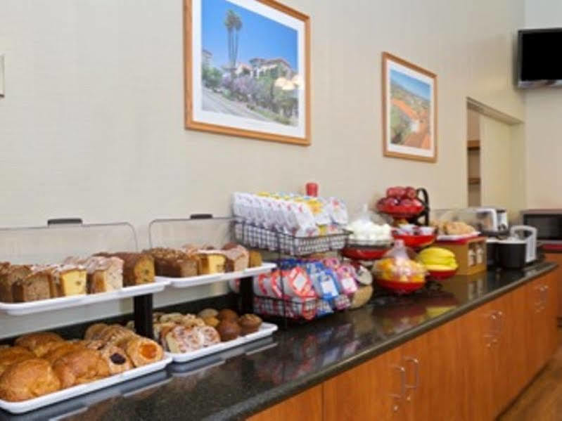 Ramada By Wyndham Santa Barbara Hotel Goleta Buitenkant foto