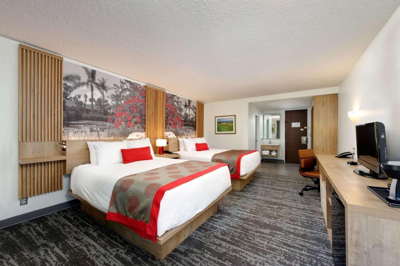 Ramada By Wyndham Santa Barbara Hotel Goleta Buitenkant foto